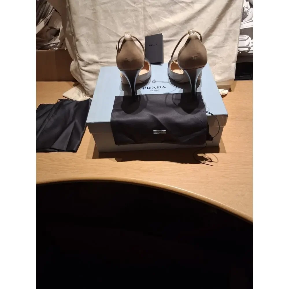NIB PRADA NUDE BEIGE SMOKE OMBRE LEATHER ANKLE STRAP BACKLE HEEL PUMPS 40 ITALY